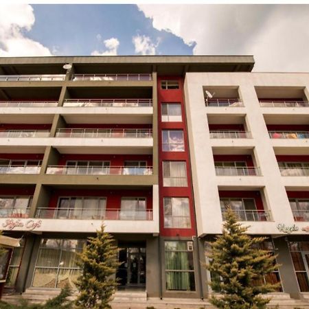 Yza Mamaia Corallia ภายนอก รูปภาพ